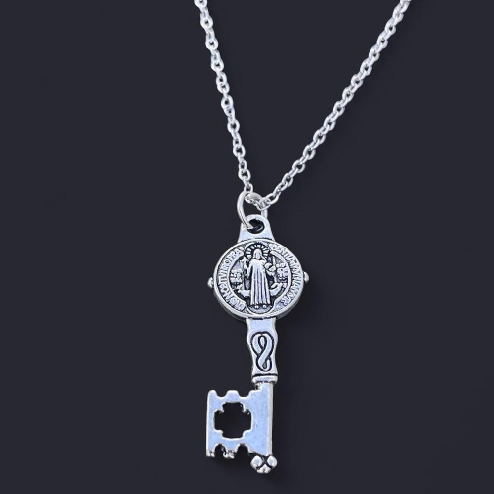 Vintage Gothic Silver Key Necklace - Antique Punk Skull necklace - grunge emo